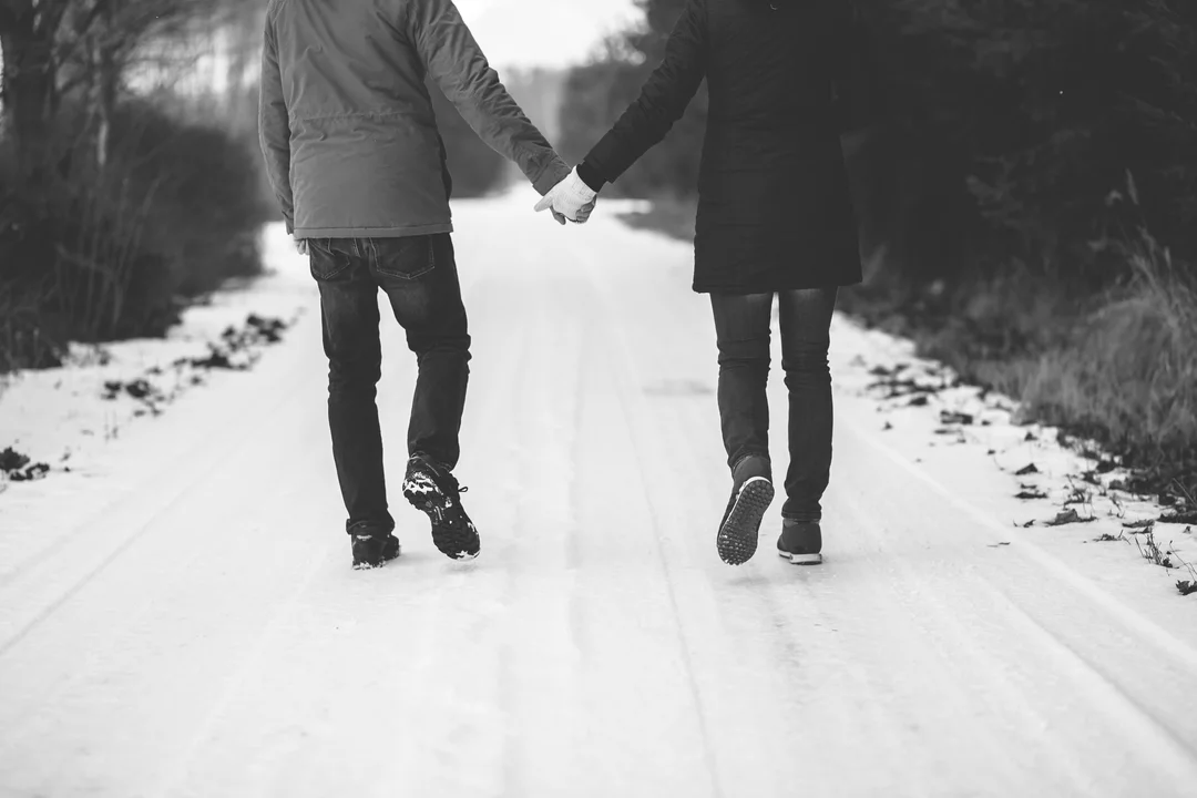 023 zimowa sesja narzeczenska waleriany puszcza marianska