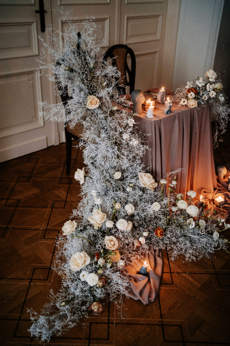 Sesja ślubna w Pałacu Zdunowo - Fotografia ślubna Mazowsze 003 podswiatlo sesja slubna Palac ZdunowoA Sesja ślubna w Pałacu Zdunowo - para młoda w promieniach zachodzącego słońca