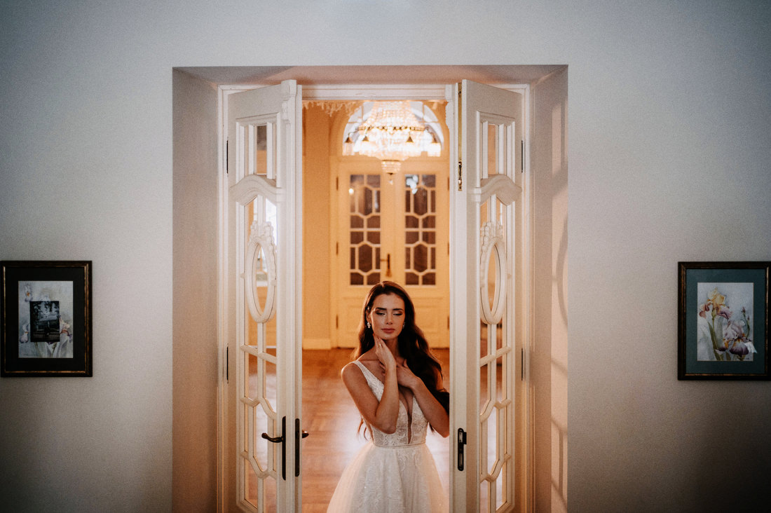 Sesja ślubna w Pałacu Zdunowo - Fotografia ślubna Mazowsze 008 podswiatlo eleganckie detale slubne Eleganckie detale ślubne w zabytkowych wnętrzach Pałacu Zdunowo