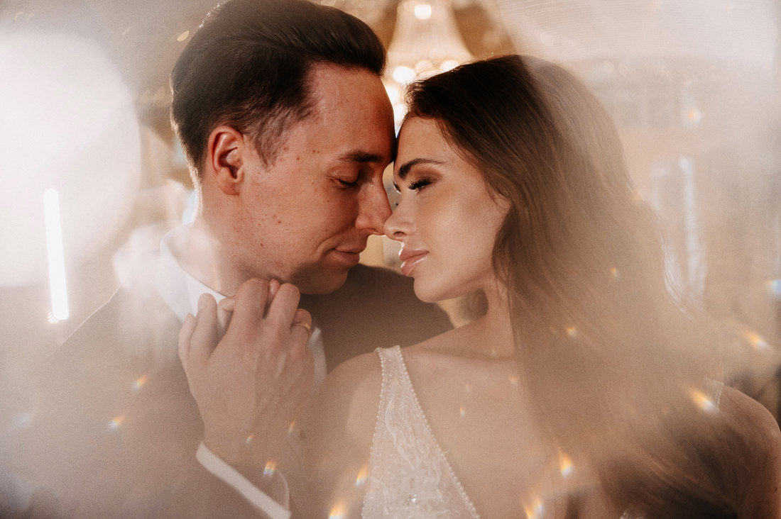 Sesja ślubna w Pałacu Zdunowo - Fotografia ślubna Mazowsze 008 podswiatlo palac zdunowo sesja zdjeciowa Pałac Zdunowo sesja zdjęciowa - gra światła i cienia w stylowych wnętrzach