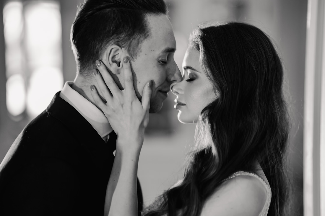 Sesja ślubna w Pałacu Zdunowo - Fotografia ślubna Mazowsze 010 podswiatlo palac zdunowo sesja zdjeciowa Pałac Zdunowo sesja zdjęciowa - gra światła i cienia w stylowych wnętrzach