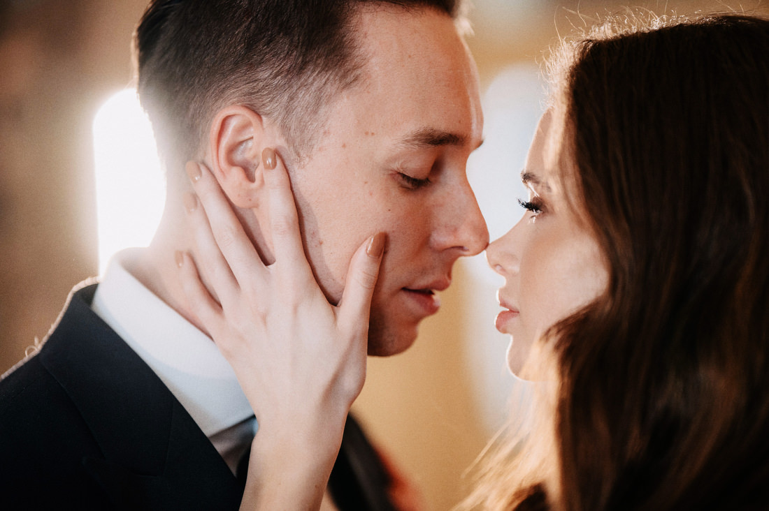 Sesja ślubna w Pałacu Zdunowo - Fotografia ślubna Mazowsze 011 podswiatlo palac zdunowo sesja zdjeciowa Pałac Zdunowo sesja zdjęciowa - gra światła i cienia w stylowych wnętrzach