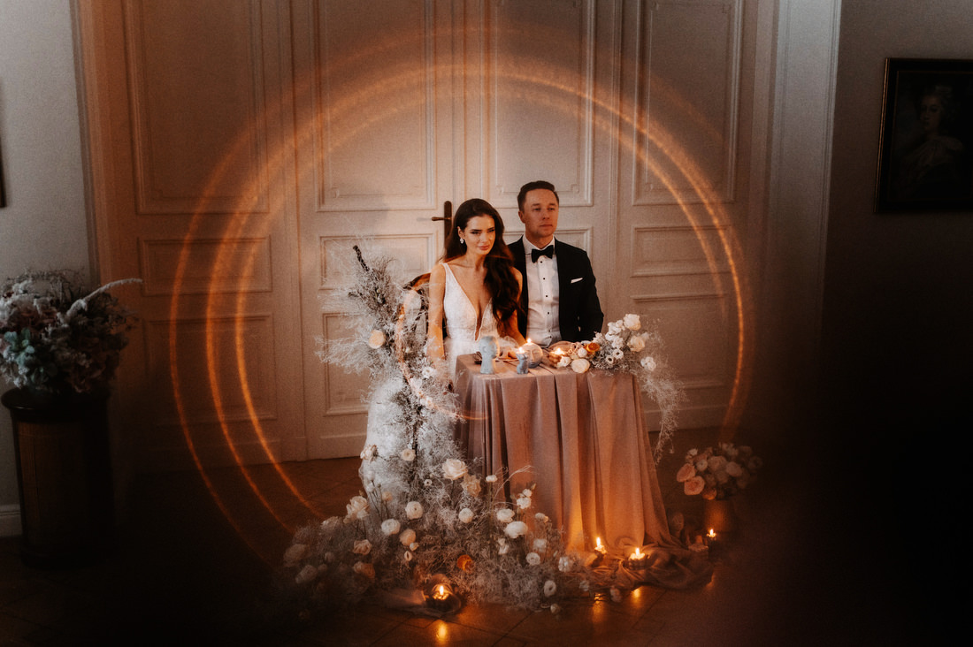 Sesja ślubna w Pałacu Zdunowo - Fotografia ślubna Mazowsze 015 podswiatlo palac zdunowo sesja zdjeciowa Pałac Zdunowo sesja zdjęciowa - gra światła i cienia w stylowych wnętrzach